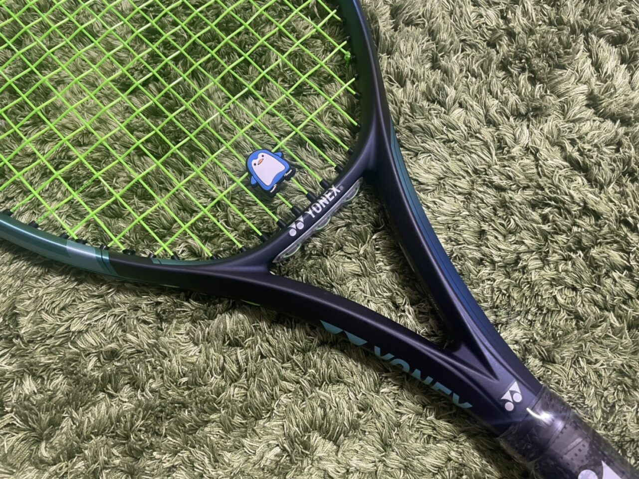 YONEX　E-ZONE100ラケット(硬式用)